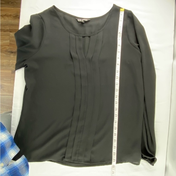 Express black pleated front keyhole neck LS blouse, M - Picture 10 of 13